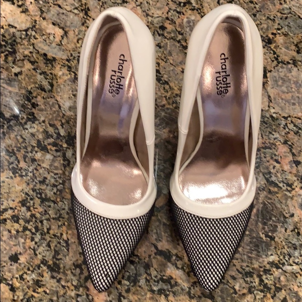 NWOT Charlotte Russe White and Black Pointed Toe Heels
